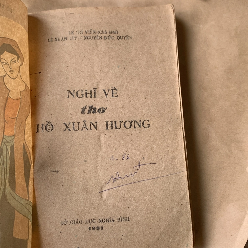 Nghĩ về thơ Hồ Xuân Hương, Lê Trí Viễn 386032