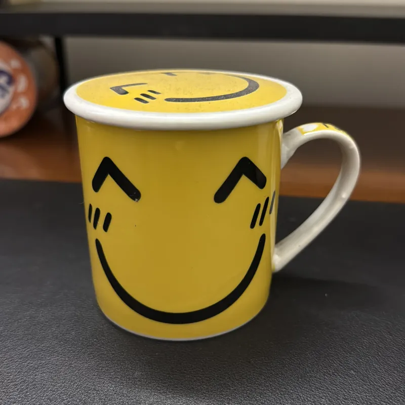 Bộ 2 ly sứ hình mèo và mặt cười 957687