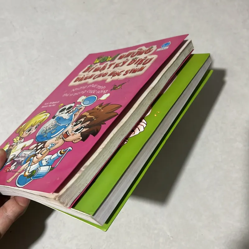 Wow! Những bí mật kỳ diệu dành cho học sinh (2 cuốn) 597782