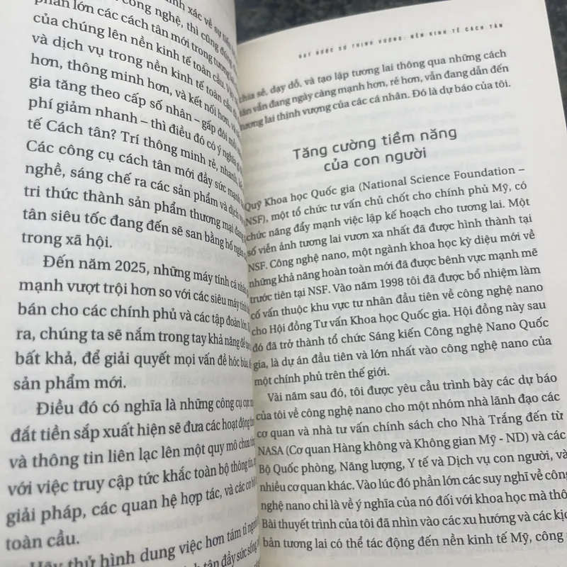 Tương lai khác thường James Canton 727776