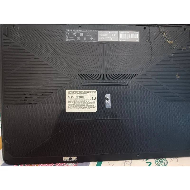 ASUS TUF FX705GE i7 8750h 16gb ram gtx 1050ti 256gb nvme 689396