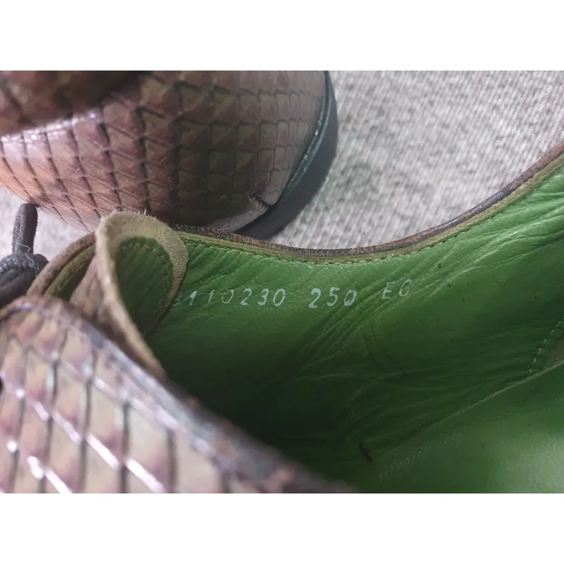 HN- Bán giầy mầu da rắn sz 40
 786314