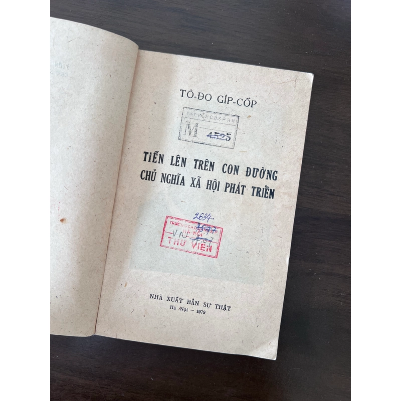 Tiến lên trên con đường Chủ nghĩa xã hội phát triển 551625