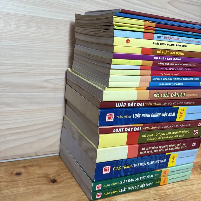 II Sách Pháp Luật, Chính Trị: Chồng Sách (25 Cuốn) 733489