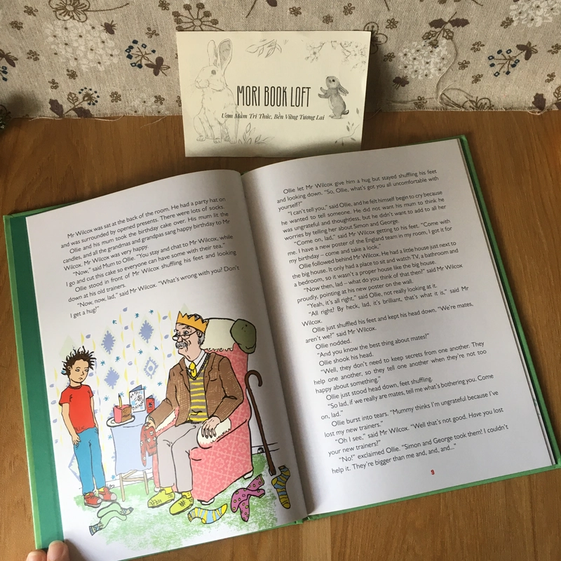 Sách tiếng anh tập đọc Ollie and His Superpowers, Used, Bìa cứng, cho bé 7+ 463579
