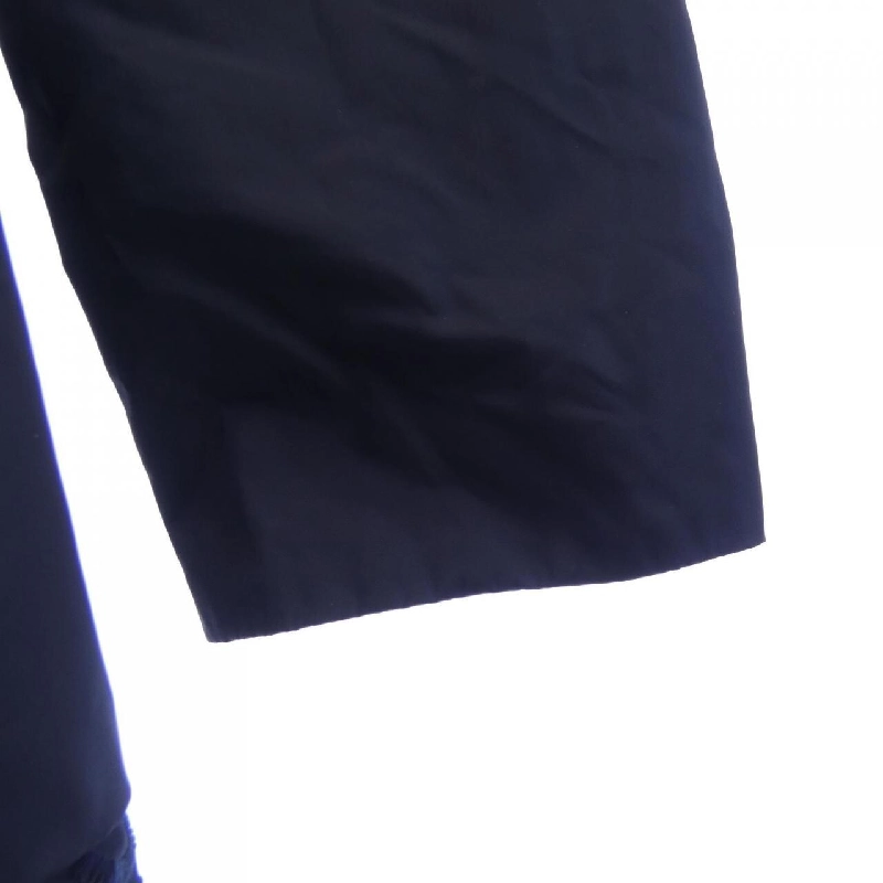 Áo khoác MONCLER LOTUS 628081