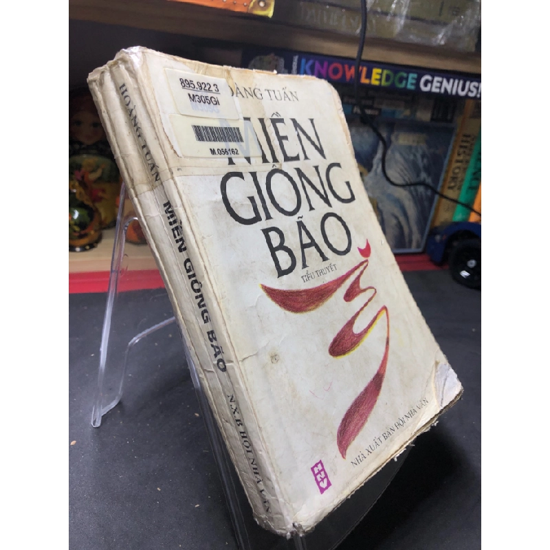 [Phiên Chợ Sách Cũ] Miền giông bão 1996 bìa bụng Hoàng Tuấn 1704 439709