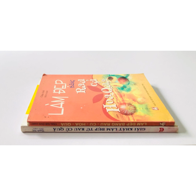 2 cuốn sách làm đẹp từ rau củ quả  454190