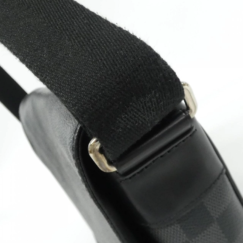Túi xách vai Louis Vuitton Damier Graphite District PM N41028 - Hàng hiệu Chính hãng 802629