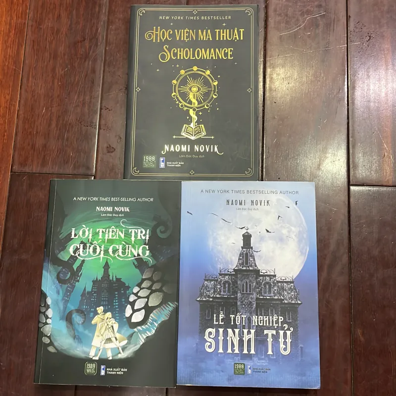NAOMI NOVIK : bộ 3 cuốn : HỌC VIỆN MA THUẬT SCHOLOMANCE VÀ phần 2,3 tiếp theo 1035223