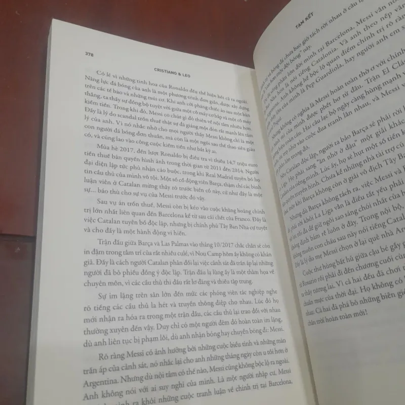 CRISTIANO & LEO, Khổ luyện và Thiên tài - Cuộc đua thành cầu thủ vĩ đại nhất 753744