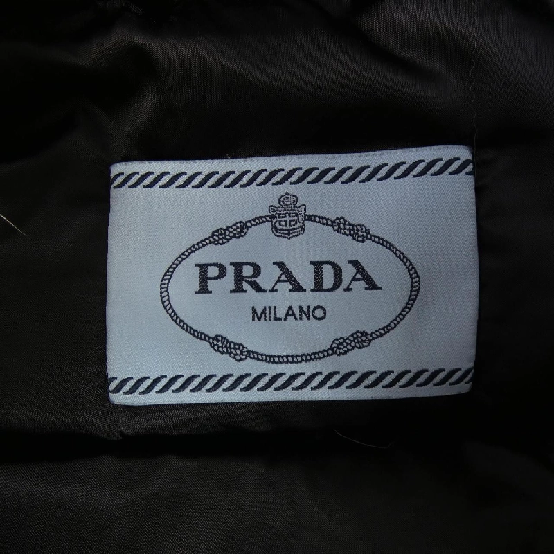 Áo khoác lông vũ PRADA với logo hình tam giác 28G060 R152 R0K - Hàng hiệu Chính hãng 817878