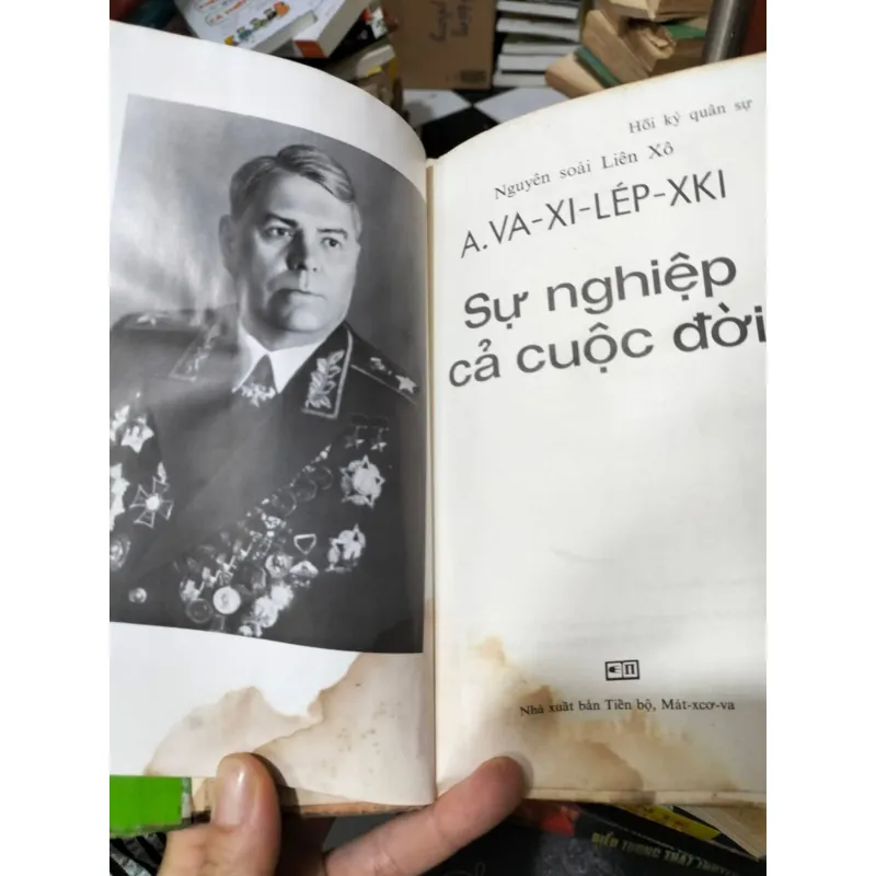 A. Va Xi Lep Xki sự nghiệp cả cuộc đời 992947