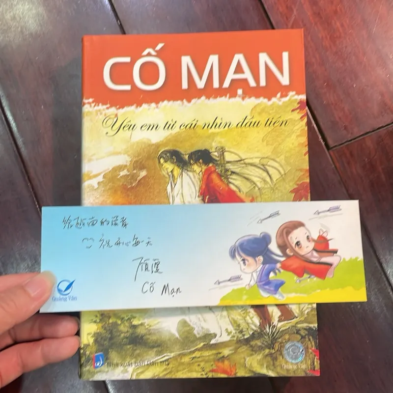  📚 CỐ MẠN • BẢN CÓ CHỮ KÝ TÁC GIẢ + BOOKMARK CHỮ KÝ  YÊU EM TỪ CÁI NHÌN ĐẦU TIÊN 1056881