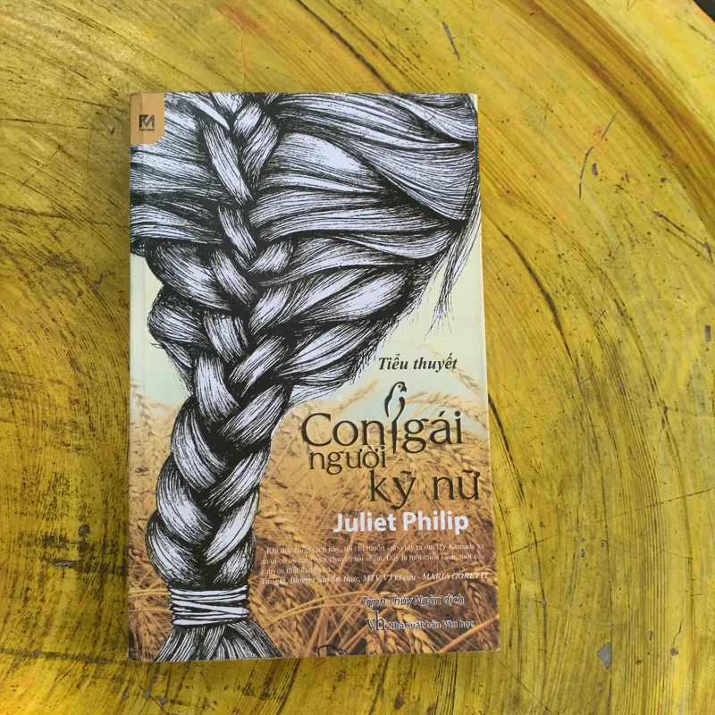 CON CÁI NGƯỜI KỸ NỮ - JULIET PHILIP  744861