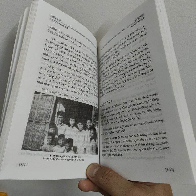 Mãi Mãi Tuổi Hai Mươi - Có Chữ Ký Bác Nguyễn Bá Thanh 503690