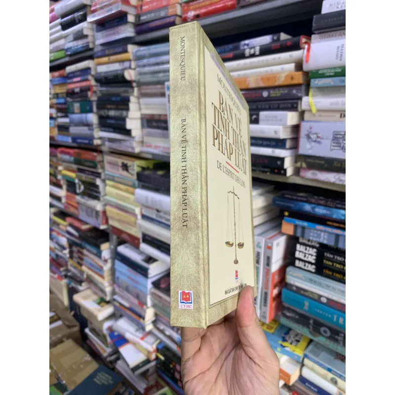 Bàn về tinh thần pháp luật.  1036032