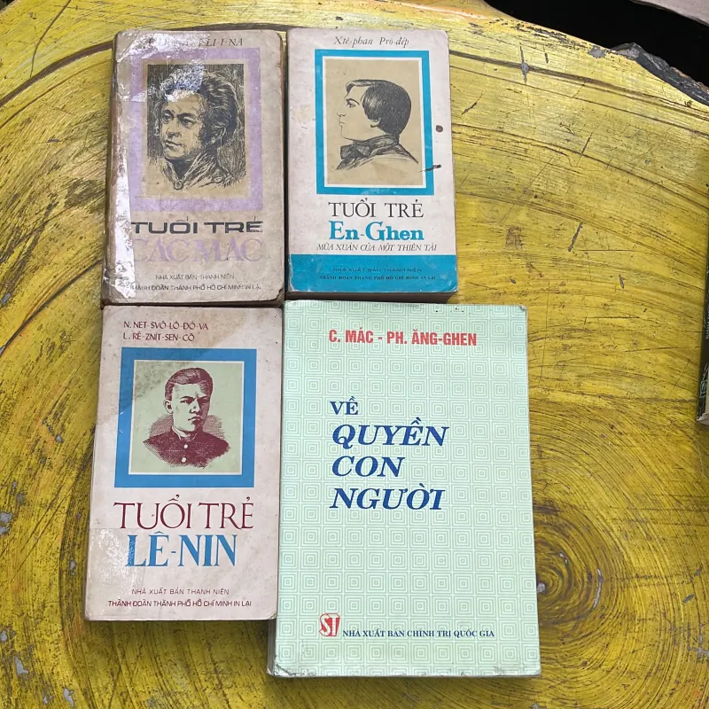 COMBO TUỔI TRẺ EN-GHEN - TUỔI TRẺ CÁC MÁC - TUỔI TRẺ LÊ -NIN - VỀ QUYỀN CON NGƯỜI 754004