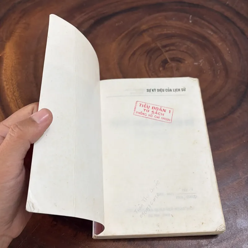 II Đối Thoại Và Tản Văn: Sự Kỳ Diệu Của Lịch Sử - Nam Hà - 2003 970761