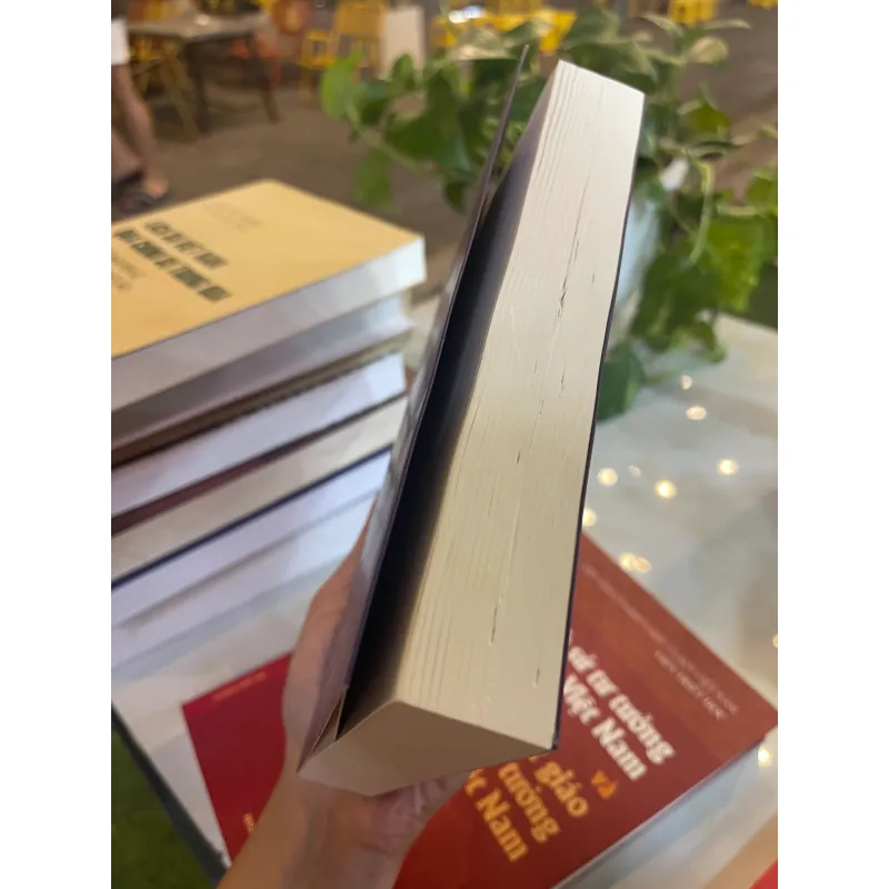 NGƯỜI MỸ ƯU TƯ  - HỒ HỮU TƯỜNG  1027445