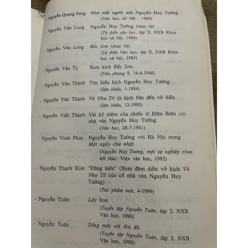Nguyễn Huy Tưởng : Tác gia và tác phẩm; sách khổ lớn ; 2007 451963