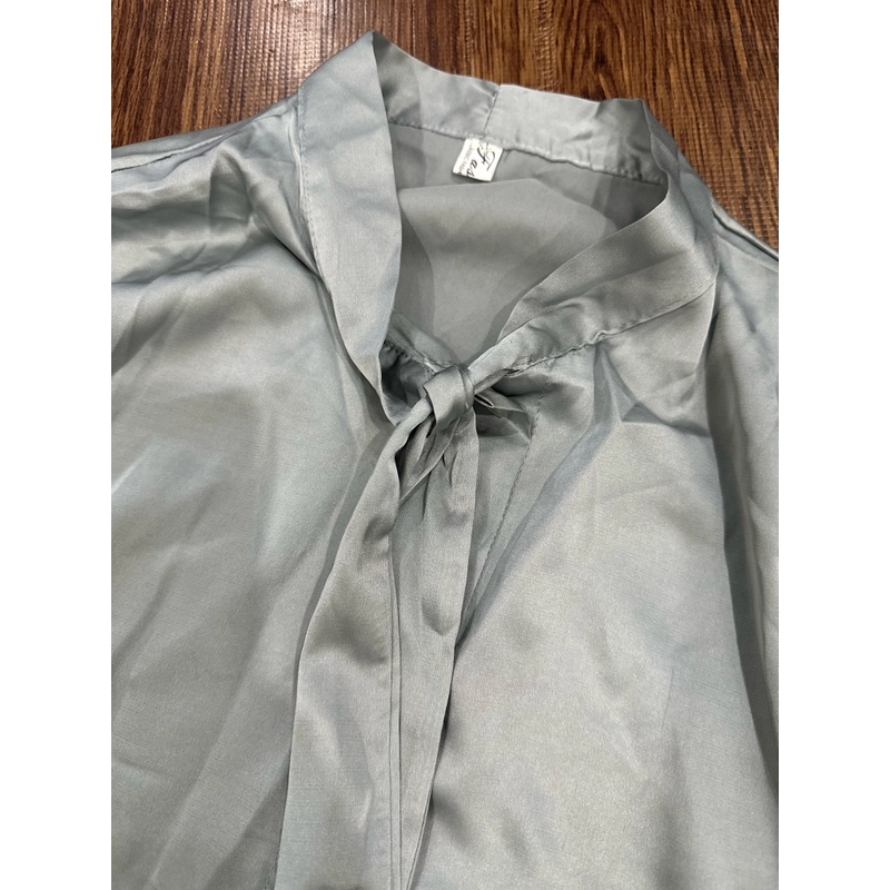 Thanh lý áo lụa xám ghi 459583