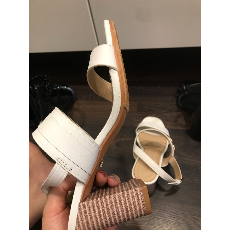 Sandal Coach màu trắng 8p size 36 gót vuông  12940