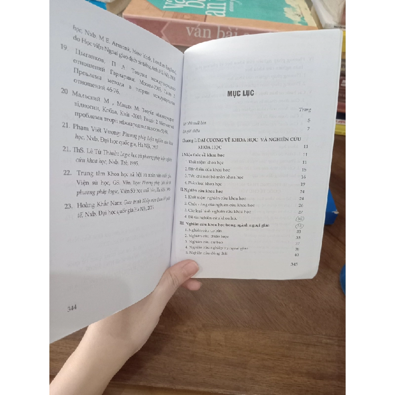 Giáo trình phương pháp nghiên cứu quan hệ quốc tế (dành cho hệ đại học và sau đại học) - GS.TS. Vũ Dương Huân 494275