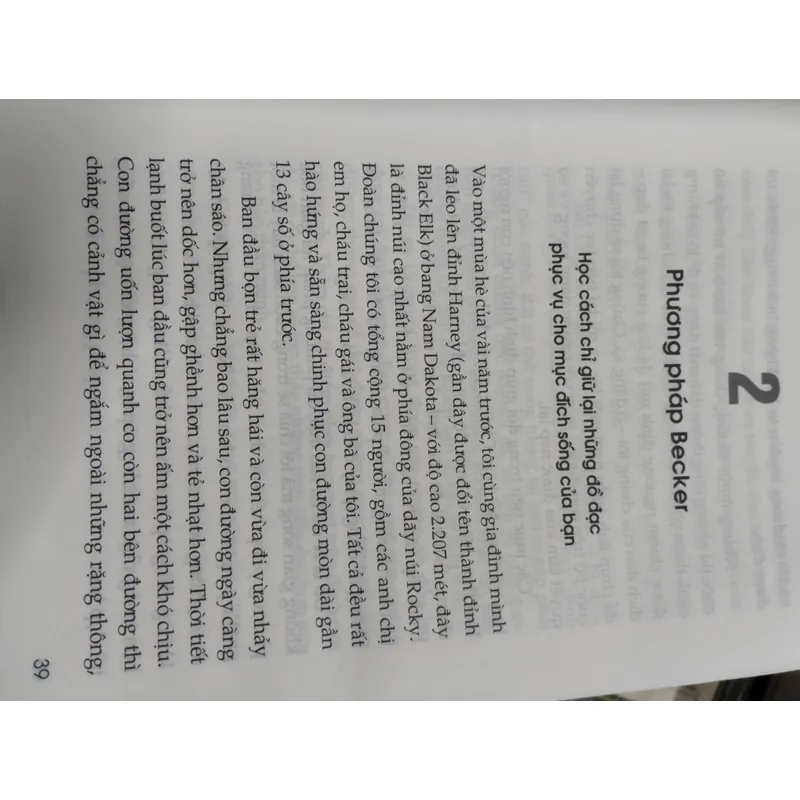 Căn Nhà Tối Giản (tên tiếng Anh: The Minimalist Home) của tác giả Joshua Becker.  703794