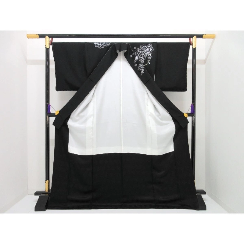 Áo kimono thăm viếng có thêu bạc - Hàng hiệu Authentic 877784