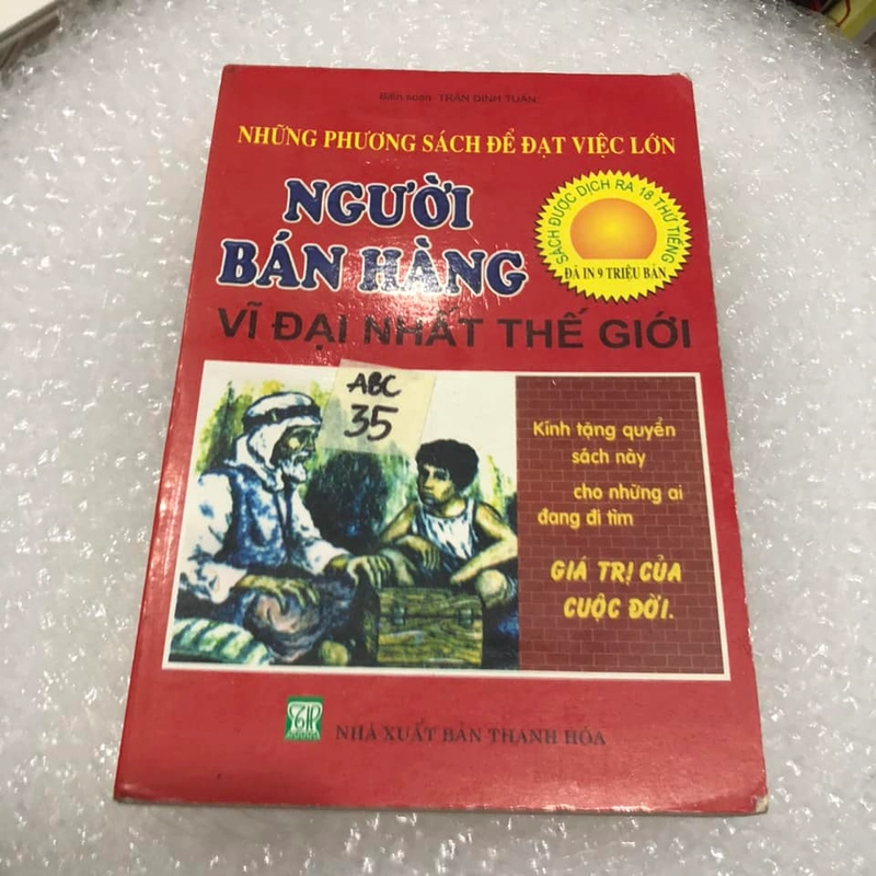 Người bán hàng vĩ đại nhất thế giới - Trần Đình Tuấn biên soạn 271135