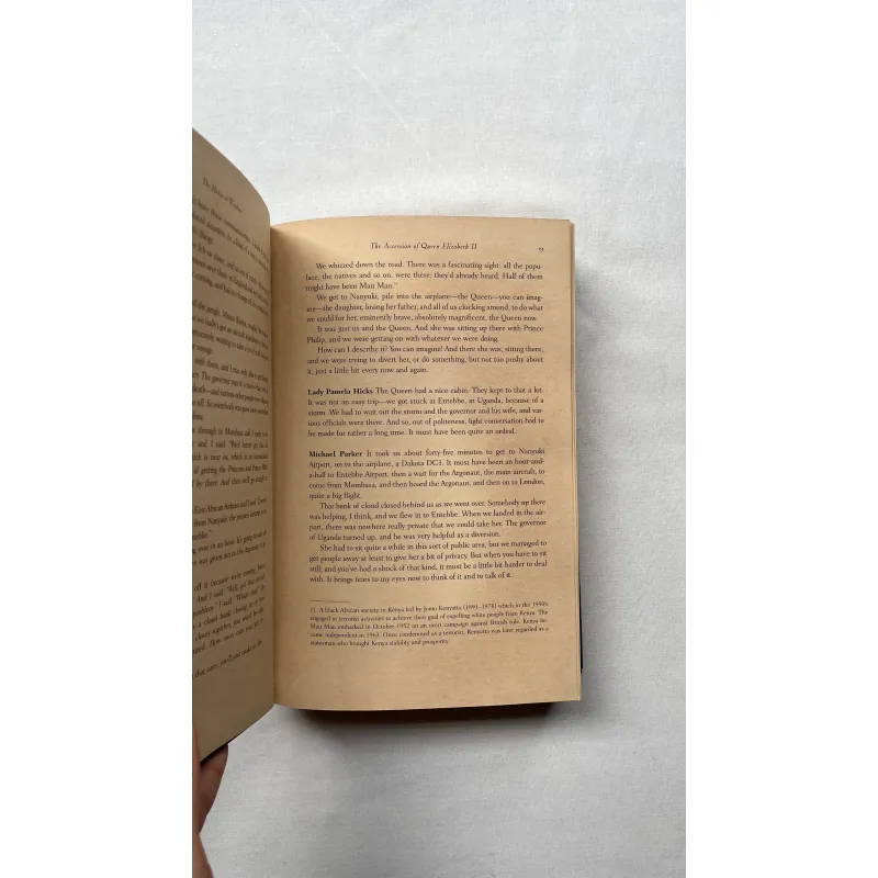 The Monarchy: An Oral Biography of Elizabeth II - Deborah H. Strober, Gerald Strober  795396