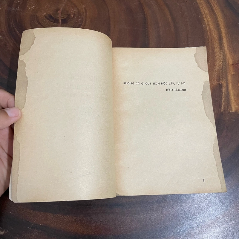 II Tựa sách: Chủ Tịch Hồ Chí Minh _ Tiểu Sử Và Sự Nghiệp - Viện Lịch Sử  Đảng - 1987 464101