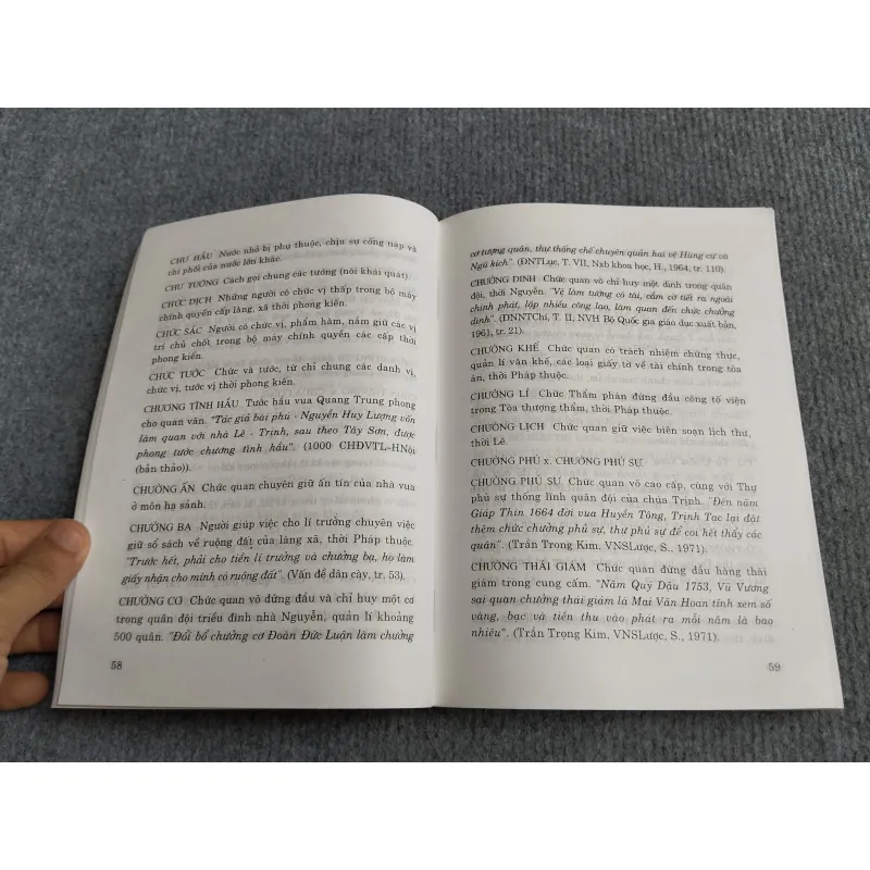 SỔ TAY TỪ NGỮ LỊCH SỬ (QUAN CHẾ) 571008