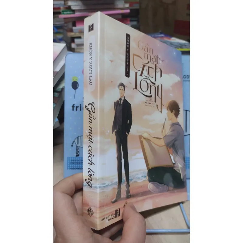 Sách: Gần mặt cách lòng - TG: Khốn Ỷ Nguy Lâu (NT) 1025632
