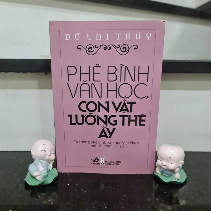 Sách Phê Bình Văn Học Con Vật Lưỡng Thê Ây 532082