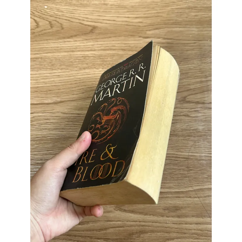 Fire & Blood - George R. R. Martin 782878