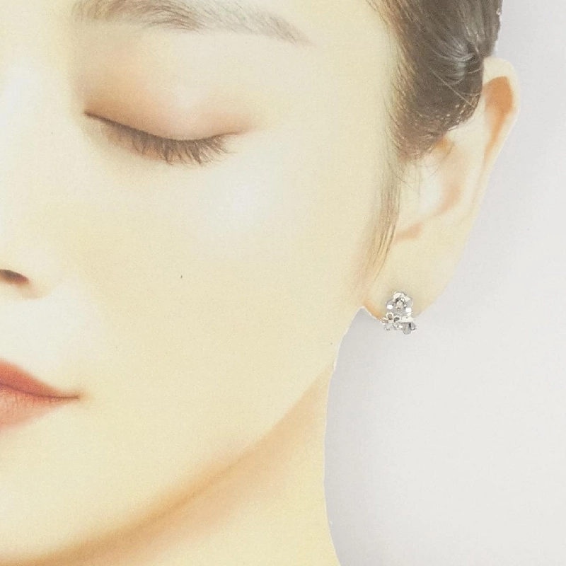 K18WG Bông tai hoa kim cương 0.05CT - Hàng hiệu Chính hãng 872630