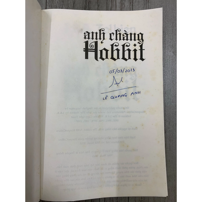 Anh chàng Hobbit. 999 471179
