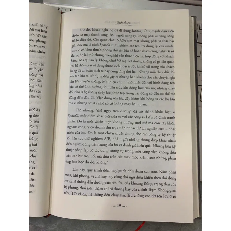 ROCKET BILLIONAIRES: NHỮNG TỶ PHÚ TÊN LỬA - TIM FERNHOLZ 740745