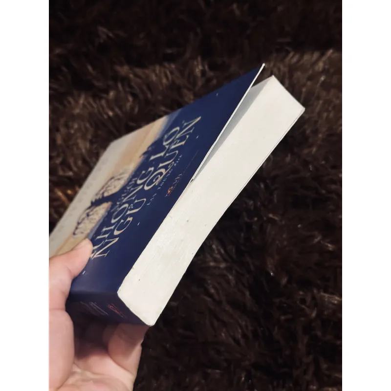 Người khổng lồ ngủ quên 714615