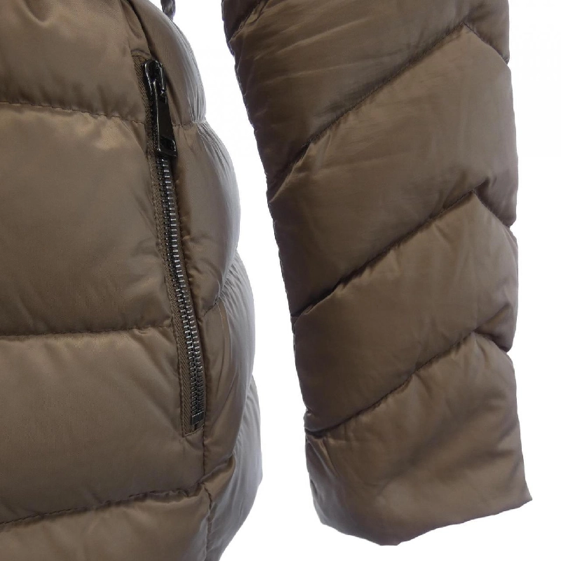 Áo khoác lông vũ MONCLER 641570