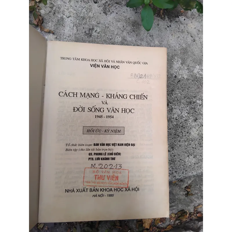 Cách mạng, kháng chiến và đời sống văn học 1945 - 1954 1019195