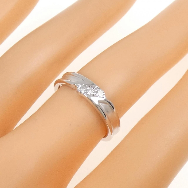 Nhẫn kim cương ba viên K14WG 0.10CT 666303