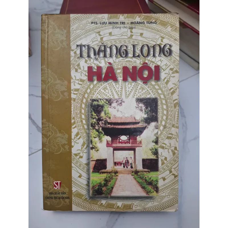 Thăng Long - Hà Nội - Đồng chủ biên: PTS. Lưu Minh Trị và Hoàng Tùng 696392
