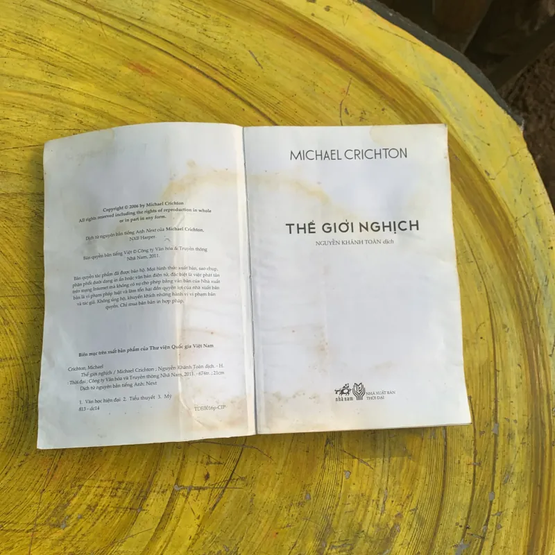 THẾ GIỚI NGHỊCH - MICHAEL CRICHTON 747663