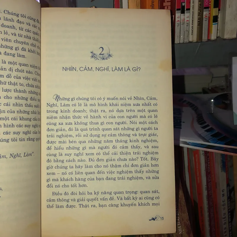 Nhìn cảm nghĩ làm - Sức mạnh của bản năng trong kinh doanh - Andy Milligan - Shaun Smith 588960