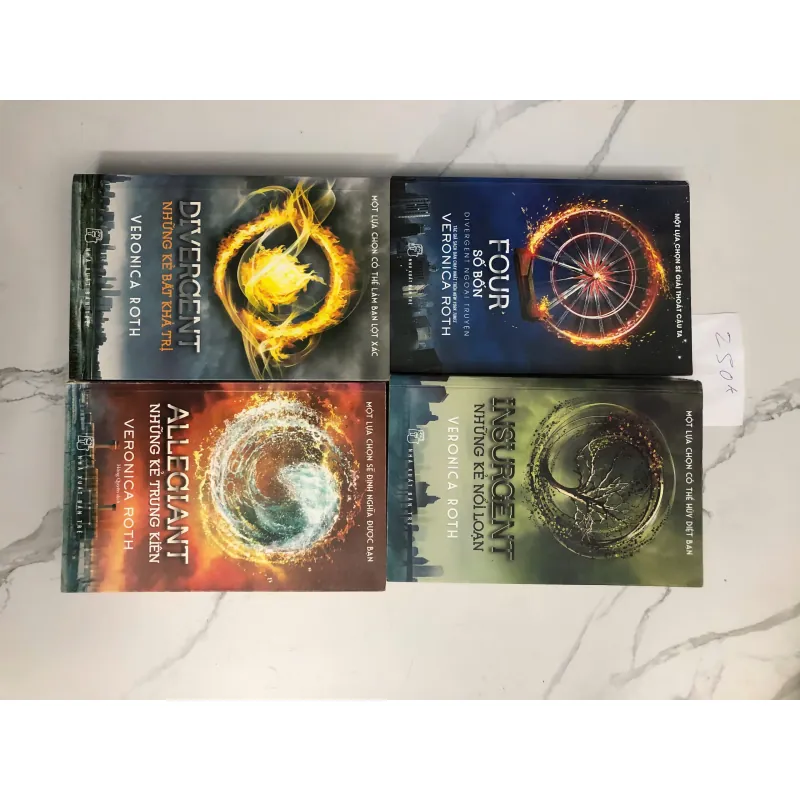 Divergent Series (Dị Giáo): Divergent, Insurgent, Allegiant & Four 602260