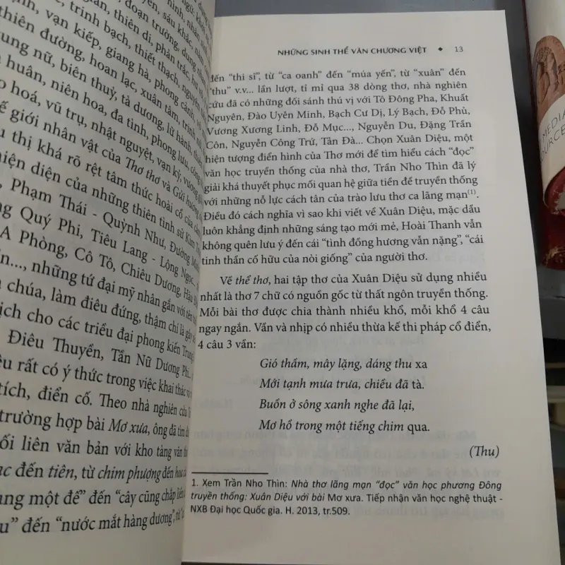 NHỮNG SINH THỂ VĂN CHƯƠNG VIỆT - LÝ HOÀI THU 602672