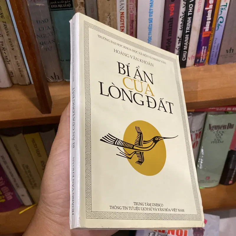 BÍ ẨN CỦA LÒNG ĐẤT (XB 1999) 599861